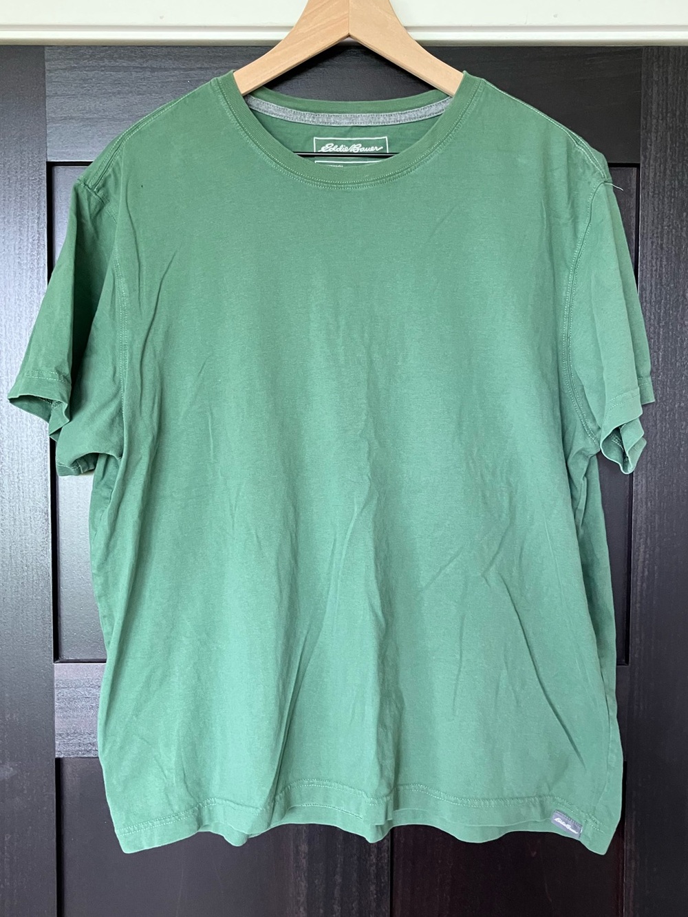 Eddie Bauer Short-Sleeve Crew Tee in Forest Green